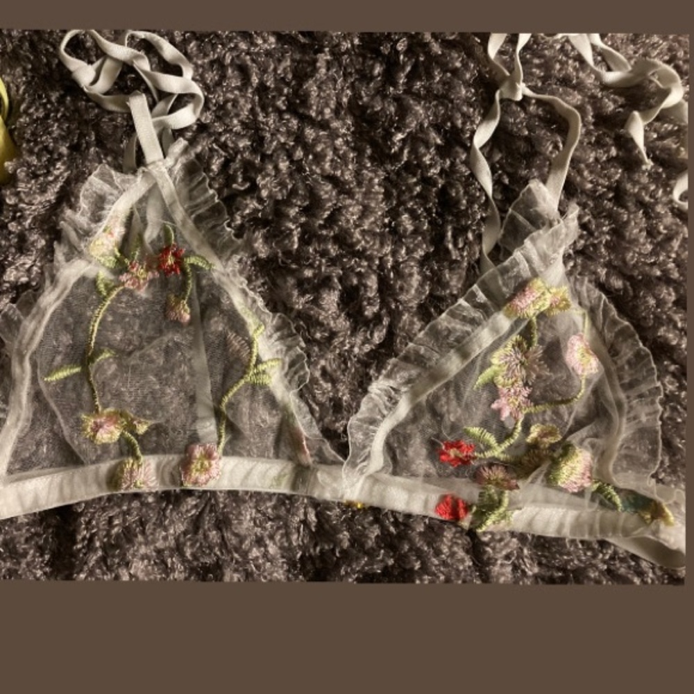 Flower bra